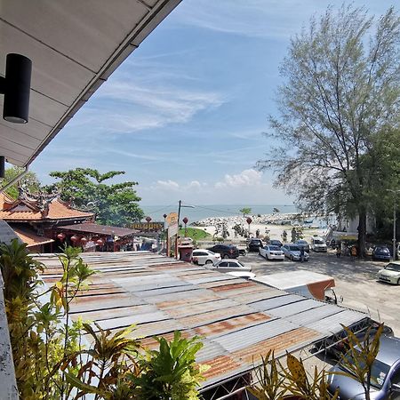 8 Boutique By The Sea Hotel Tanjung Tokong Exterior photo