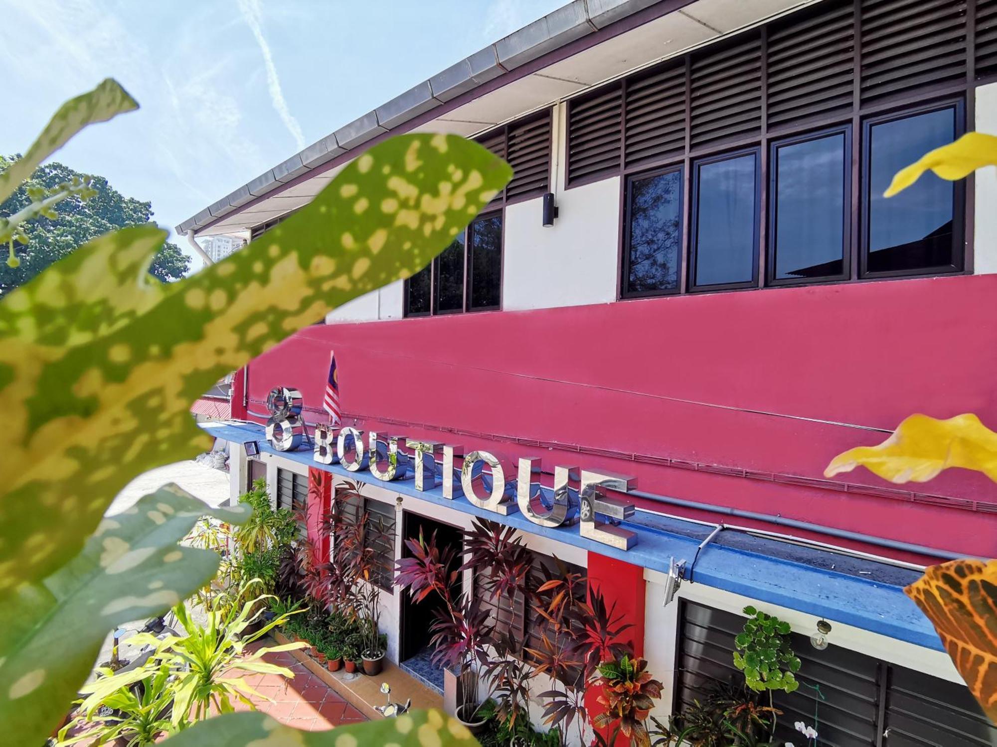 8 Boutique By The Sea Hotel Tanjung Tokong Exterior photo