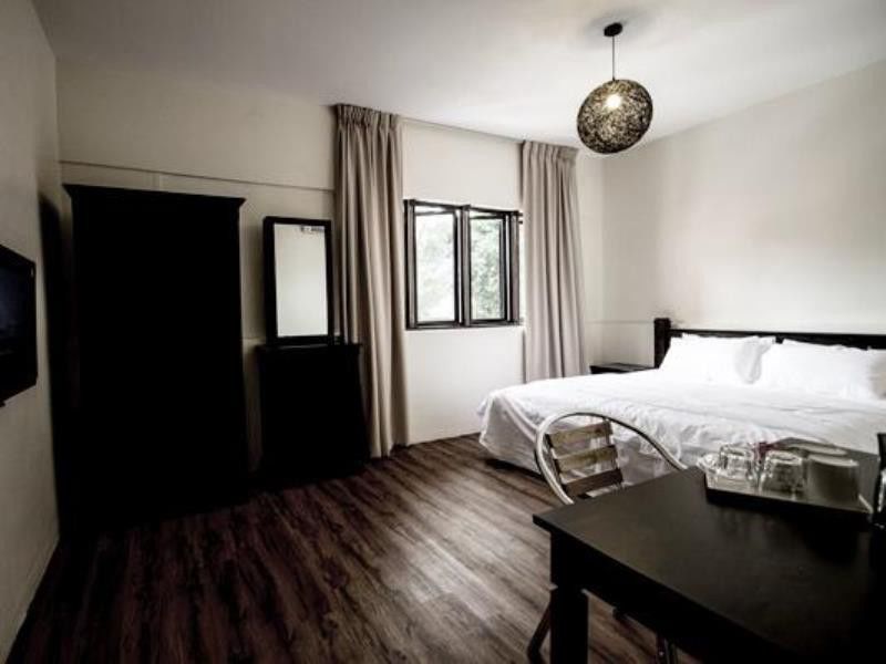 8 Boutique By The Sea Hotel Tanjung Tokong Exterior photo